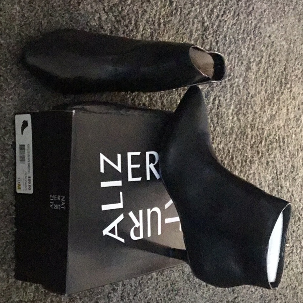 Naturalized boots